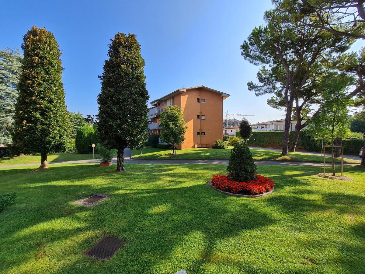 Easy Apartments Peschiera Peschiera del Garda Exterior photo